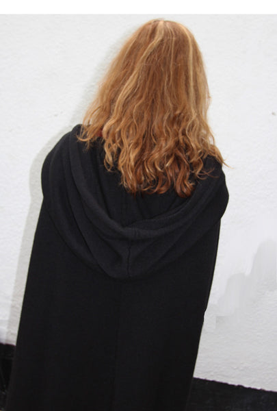 Hooded cape by Marianne Henio